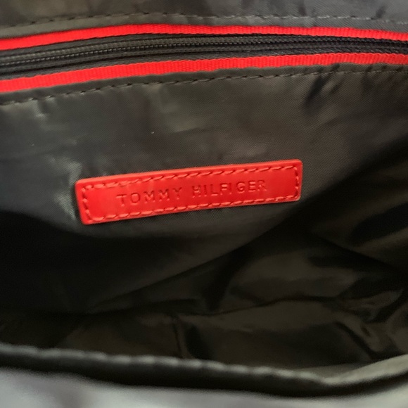 Tommy Hilfiger Monogram Purse - Picture 4 of 6